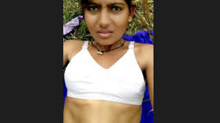 Desi Bihari couple has outdoor sex in Hindi video