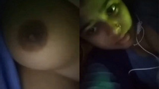 Amateur Indian girl flaunts her big boobs on VK