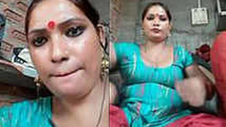 Indian girl flaunts her stunning body and big boobs for her boyfriend