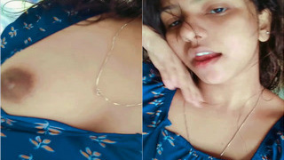 Cute Indian girl flaunts her natural boobs