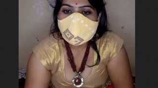 Geeta aunty pleasures herself with her fingers