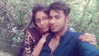 Tamil lover's steamy MMS videos