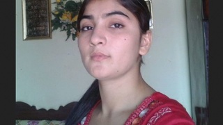 Beautiful Indian girl sends naughty MMS