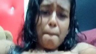 Tamil beauty fingering and masturbating in a solo video