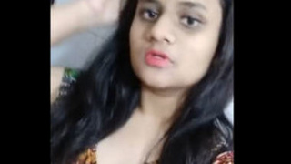 Desi babe flaunts her big tits and pussy in solo video