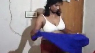 Mallu Meenaksha's nude video from Kerala on desi sex tube