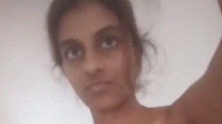 Tamil girl gets naked and masturbates in MMS