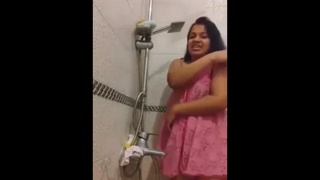 Hot Tamil girl soaps up in the shower