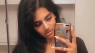 Tamil girl's hot and curvy body on display in nude selfie video