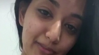 Pakistani girl Qudi's nude MMS video reveals her beauty