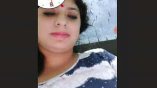 Desi bhabhi pleasures herself in explicit video