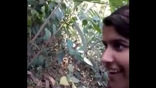 Desi Babe Gives Blowjob in Bhojpuri Sex Video