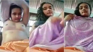 Country girl flaunts her big boobs in a sexy selfie video