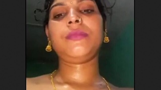 Watch a gorgeous Boudi in a steamy village video