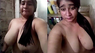 Hot Indian girl puts on a show