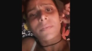 Desi bhabhi flaunts her boobs and pussy in a steamy video