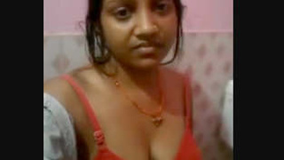 Young Desi reveals her breasts and pussy in a steamy video