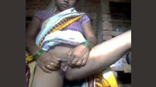 Indian bhabhi pleasures herself in Shariah-approved video