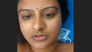 Stunning and horny Bhabhi in a steamy video