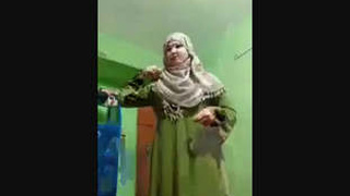 Desi Muslim babe in hijab and burka gets naughty