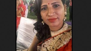 Bhabi's naked body on display