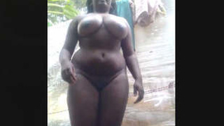 Bhabhi records intimate moments with her lover