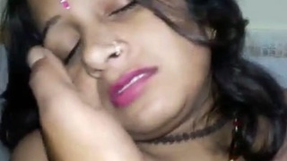 Bhabi in newlywed attire gets naughty in a steamy video