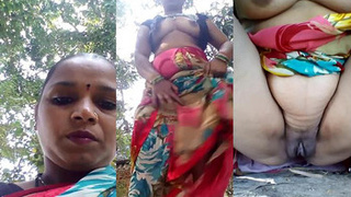 Indian aunty's live boob and pussy show