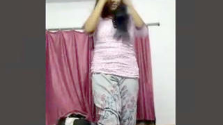 Indian girl with big boobs flaunts her naked body in a steamy video