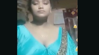 Watch a Desi bhabi in action on cam