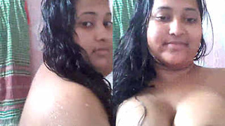 Watch a stunning Indian girl flaunt her big boobs in this steamy video
