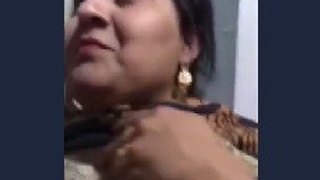 Suprhoot Maduro's mature bhabhi gets fucked by neighbor