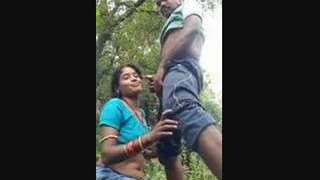 Outdoor romance: Odia couple enjoys passionate kissing and blowjob