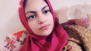 Desi girl in hijab gets naughty in leaked videos