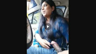 Indian girl gets off in a car with sexy vibes
