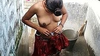 Indian girl gets naughty in the shower